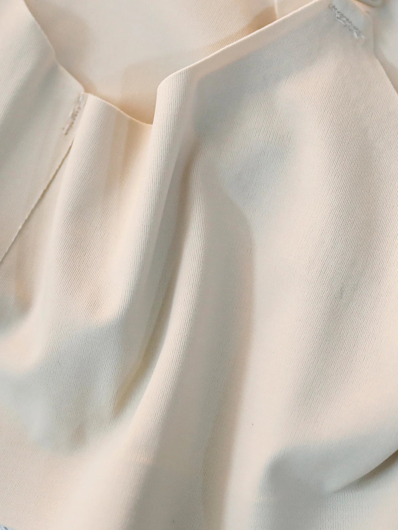 Soutien-gorge seconde peau sans armatures à col en V